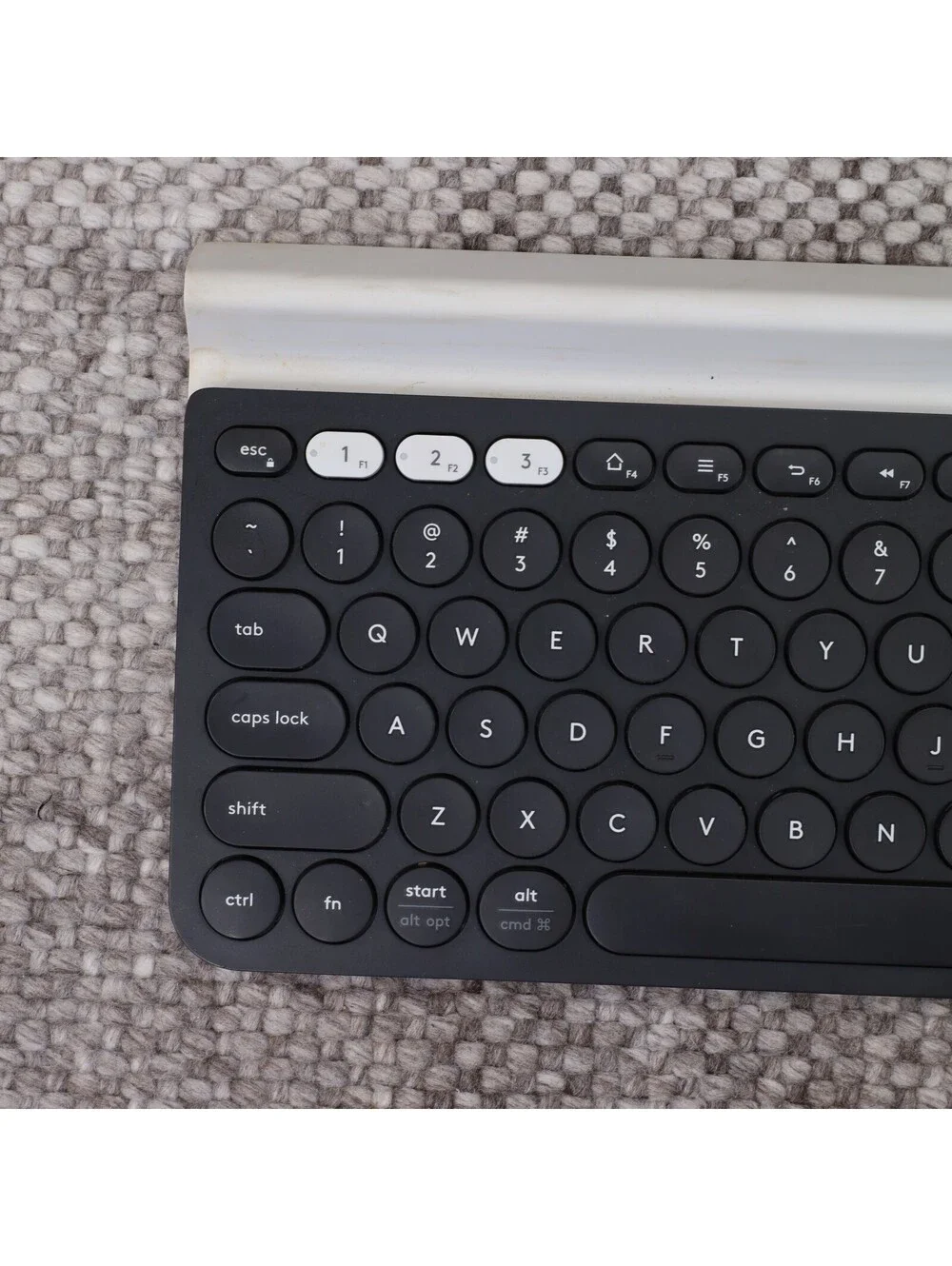 Logitech K780 Multi-Device Wireless Keyboard Bluetooth Numeric Keypad Compact